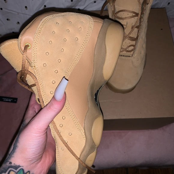 US 6.5 YOUTH JORDAN 13 RETRO WHEAT - Picture 2 of 3